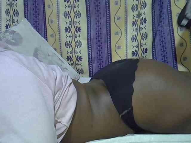 Juicyass-02 webcam
