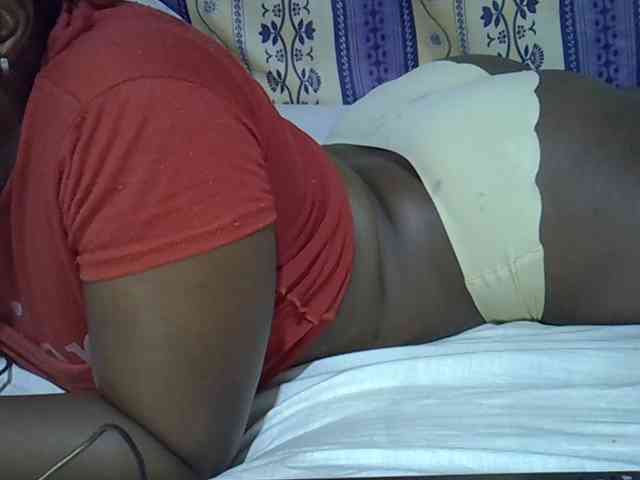 Juicyass-02 webcam