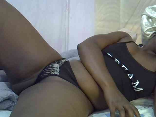 Juicyass-02 webcam