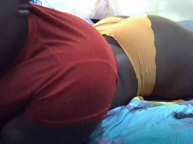 Juicyass-02 webcam