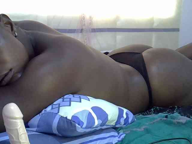 Juicyass-02 webcam