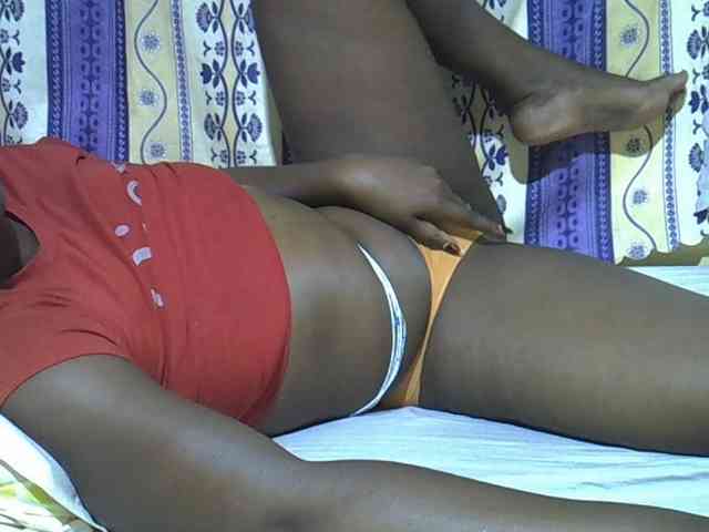 Juicyass-02 webcam