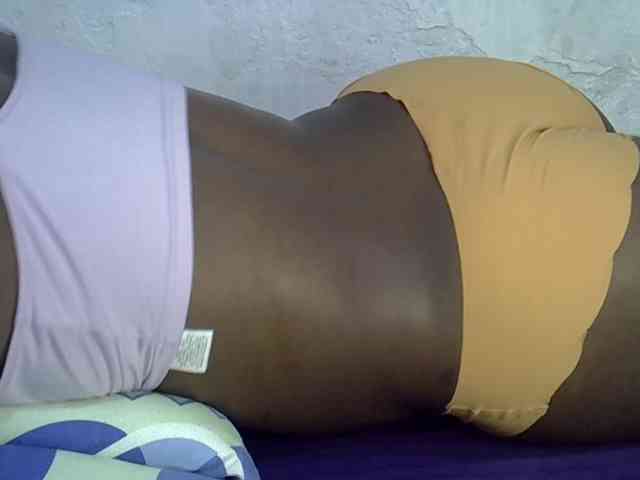 Juicyass-02 webcam