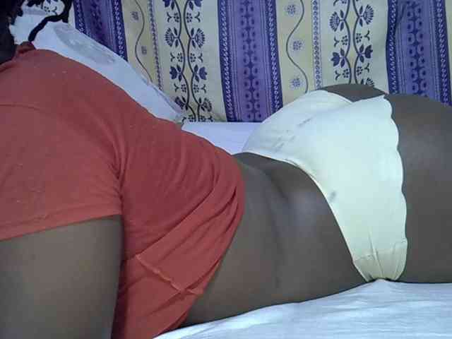 Juicyass-02 webcam