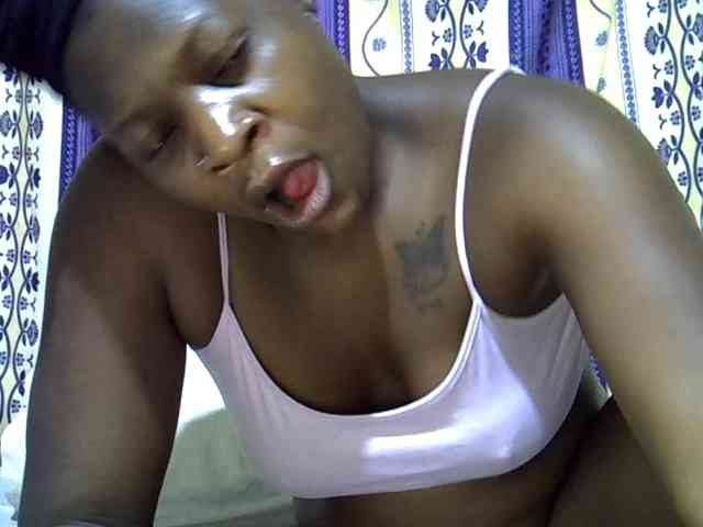 Juicyass-02 webcam