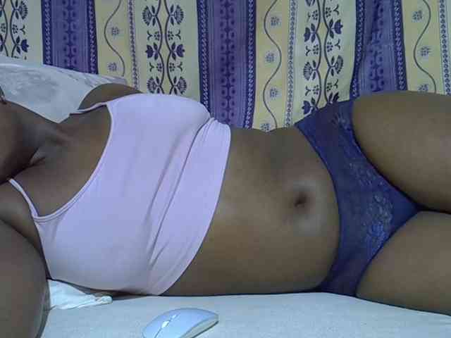 Juicyass-02 webcam