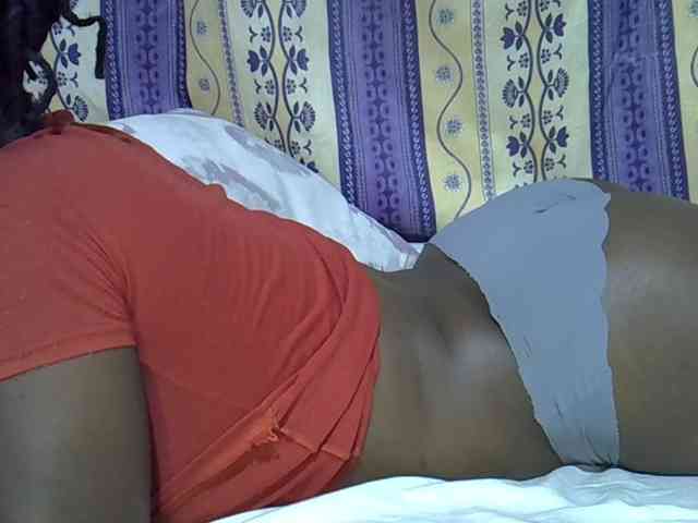 Juicyass-02 webcam