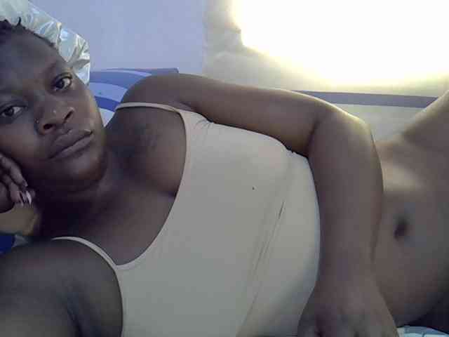 Juicyass-02 webcam