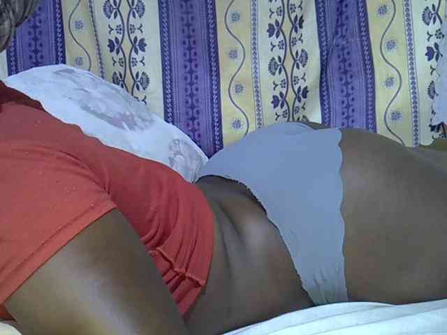 Juicyass-02 webcam