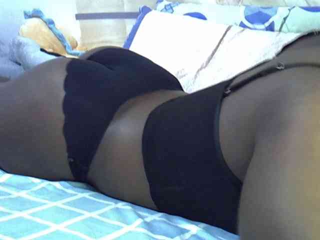 Juicyass-02 webcam