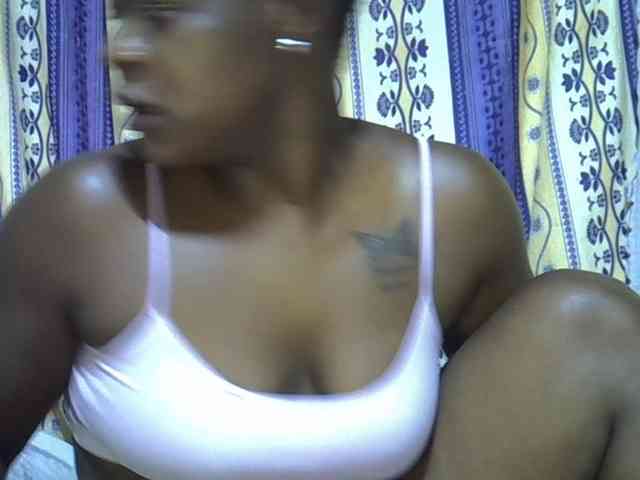 Juicyass-02 webcam