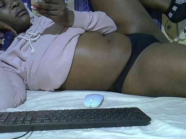 Juicyass-02 webcam