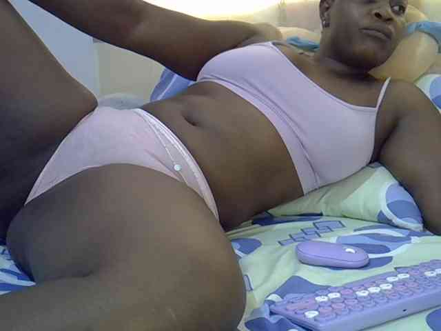 Juicyass-02 webcam