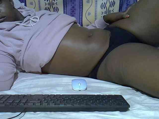 Juicyass-02 webcam