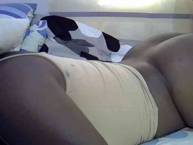 Juicyass-02 webcam