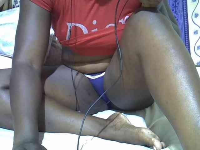Juicyass-02 webcam