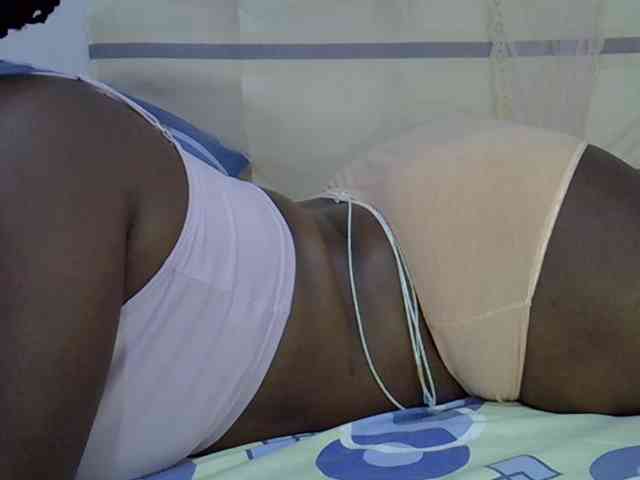 Juicyass-02 webcam
