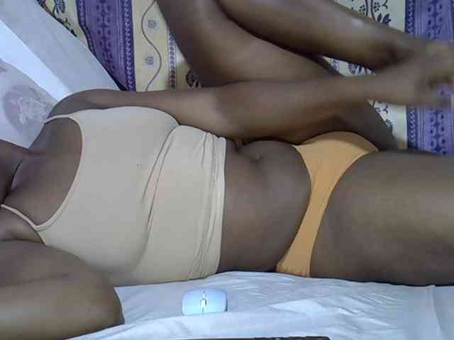 Juicyass-02 webcam