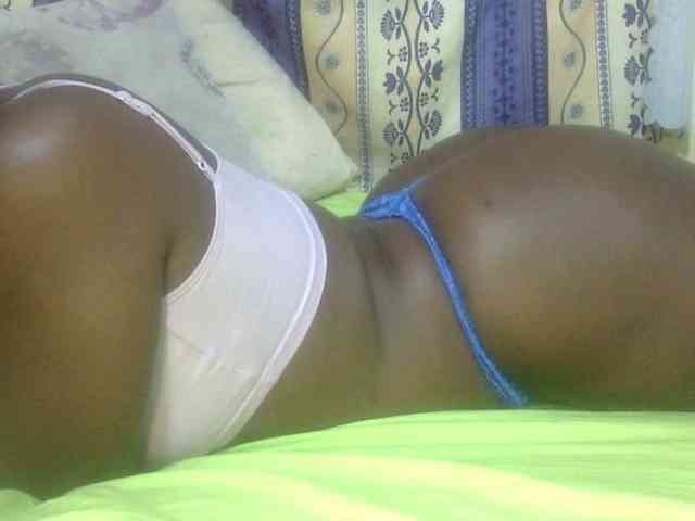 Juicyass-02 webcam