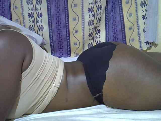 Juicyass-02 webcam
