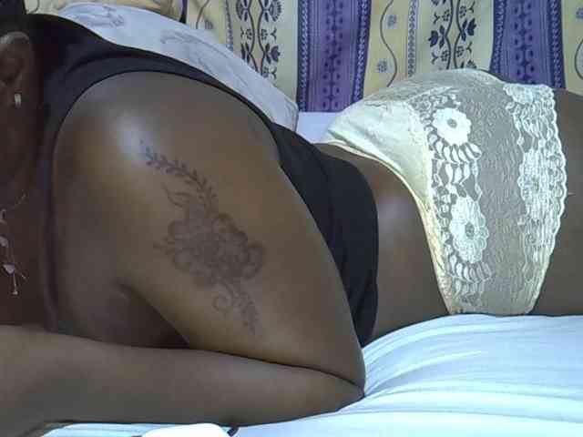 Juicyass-02 webcam