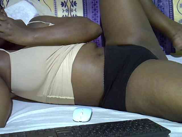 Juicyass-02 webcam