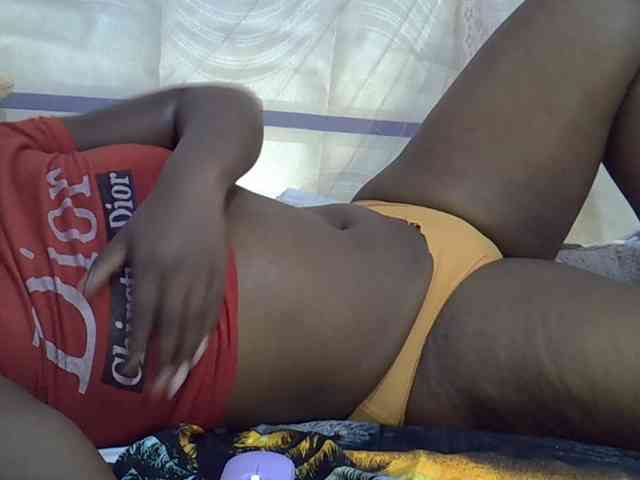Juicyass-02 webcam