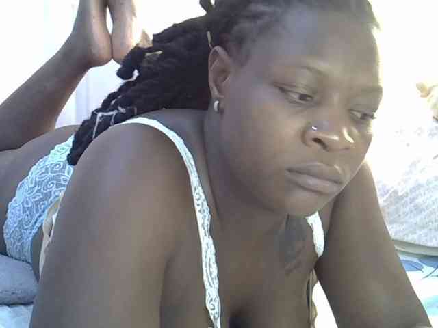 Juicyass-02 webcam