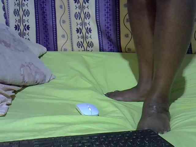 Juicyass-02 webcam