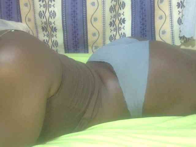 Juicyass-02 webcam