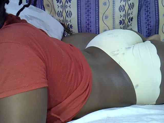 Juicyass-02 webcam