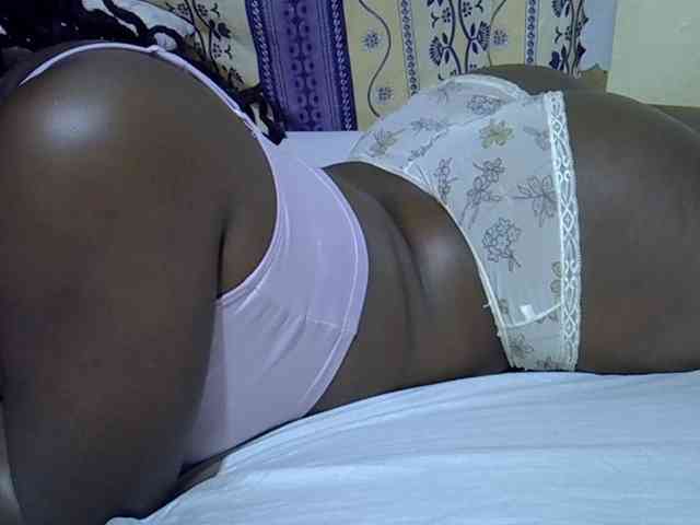 Juicyass-02 webcam