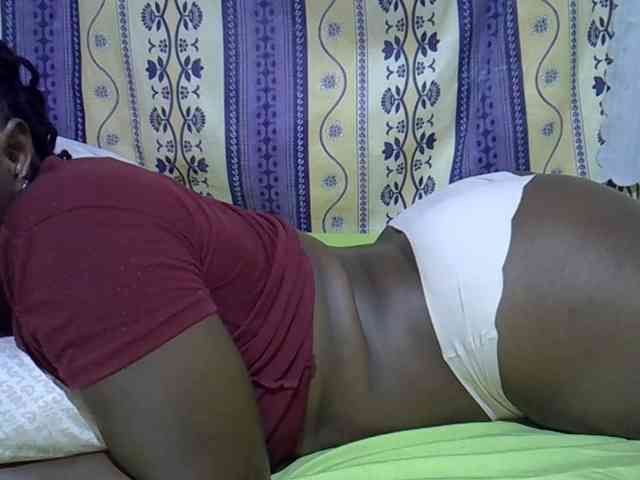 Juicyass-02 webcam