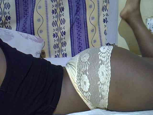 Juicyass-02 webcam