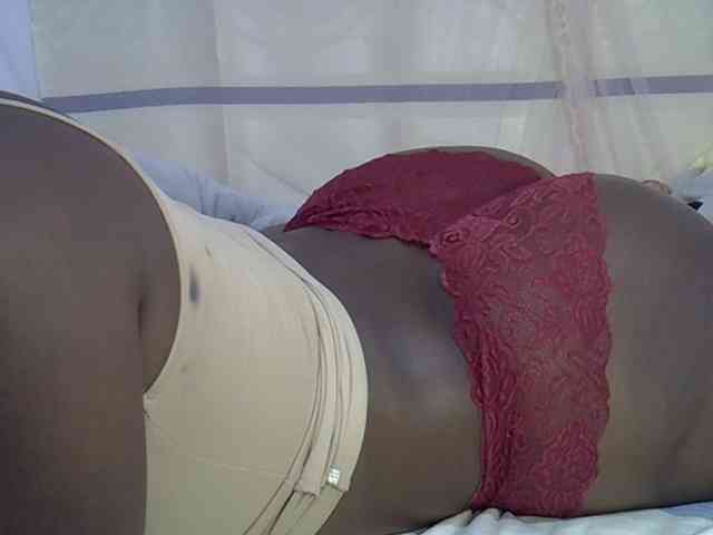 Juicyass-02 webcam