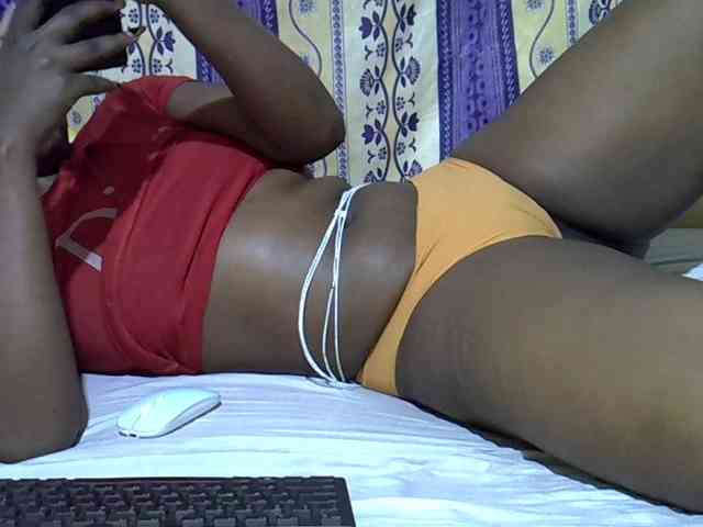 Juicyass-02 webcam