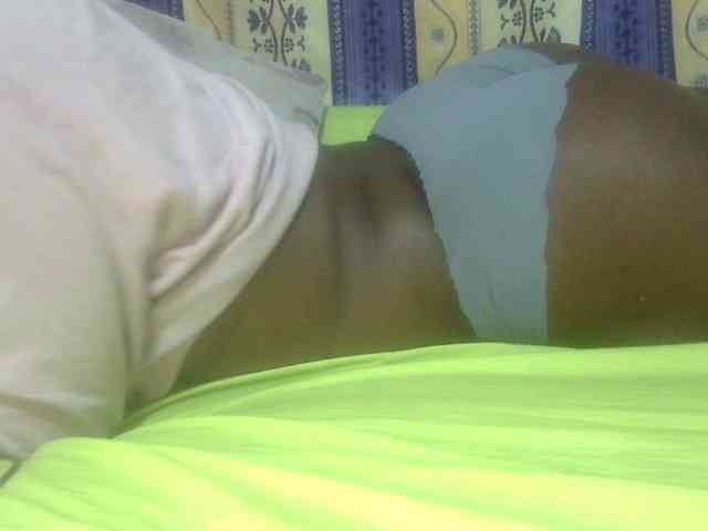 Juicyass-02 webcam