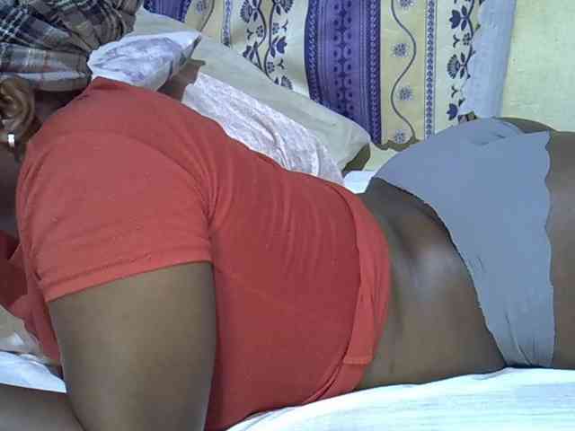 Juicyass-02 webcam