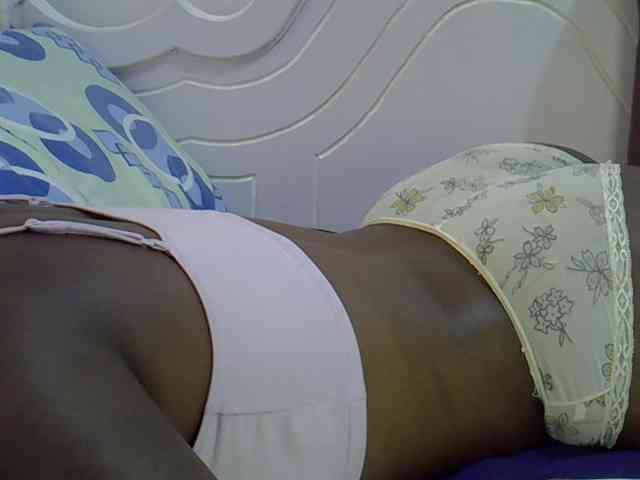 Juicyass-02 webcam
