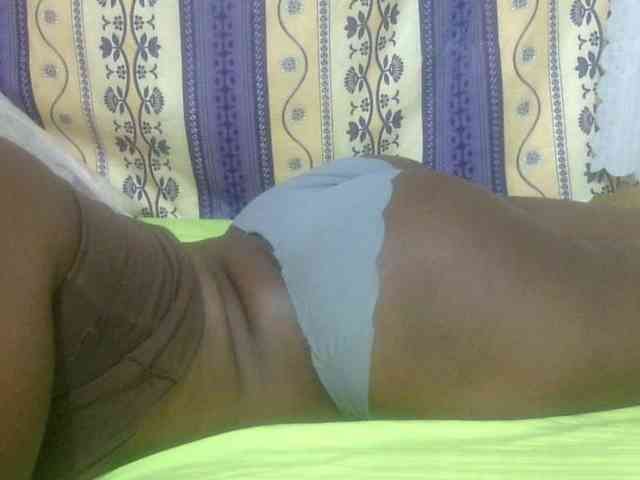 Juicyass-02 webcam