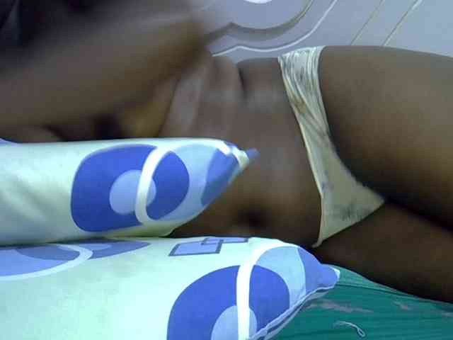 Juicyass-02 webcam