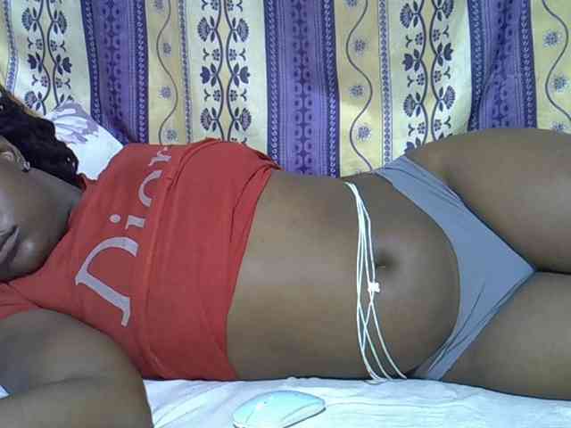 Juicyass-02 webcam