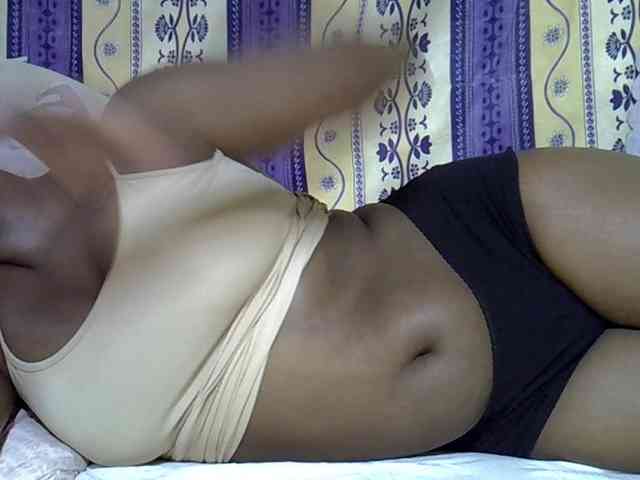 Juicyass-02 webcam