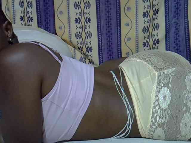 Juicyass-02 webcam