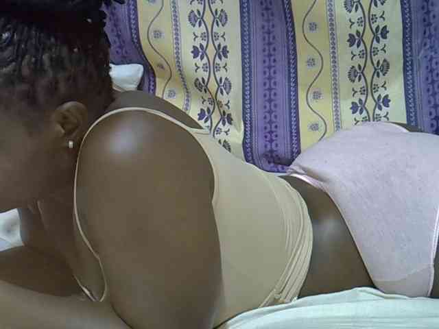 Juicyass-02 webcam