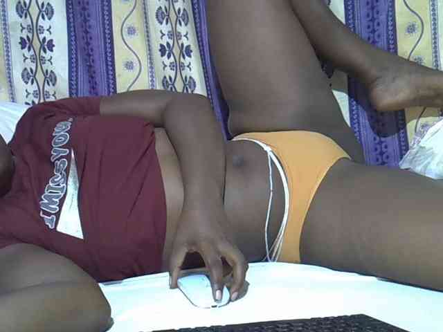 Juicyass-02 webcam