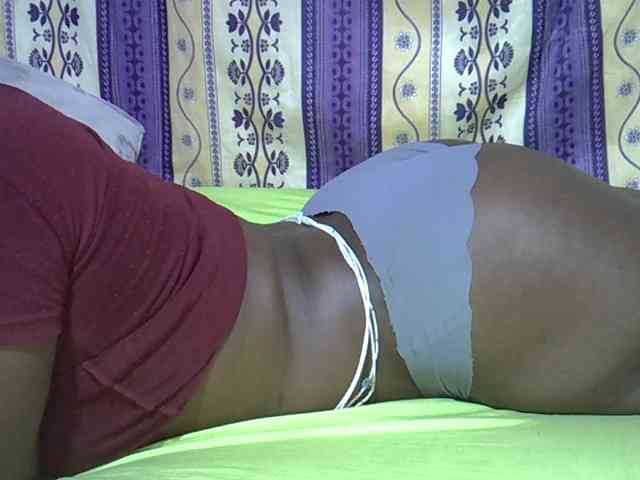 Juicyass-02 webcam