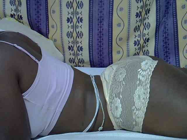 Juicyass-02 webcam