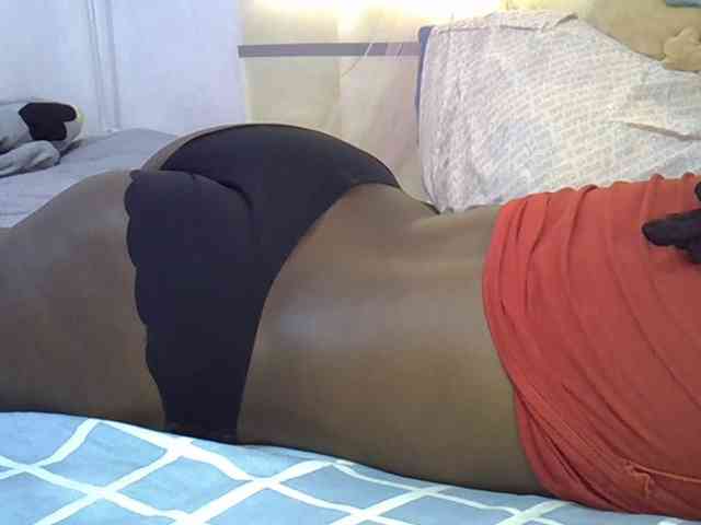 Juicyass-02 webcam