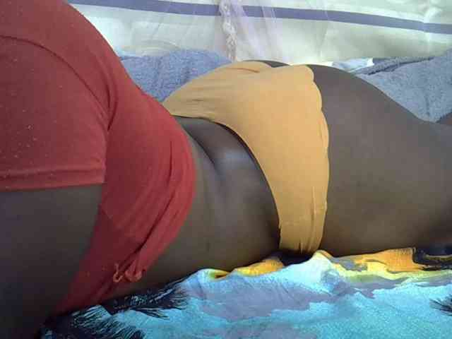 Juicyass-02 webcam